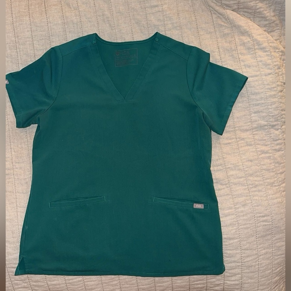 Hunter Green figs top